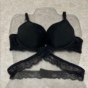 BNWOT XOXO BLACK LACE PUSH UP DOUBLE CROSS BRA